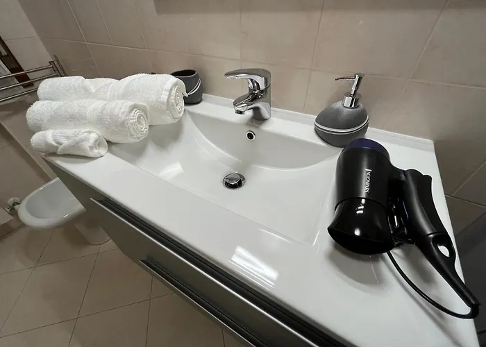 Tufo - 10min Dalla Rocchetta Mattei بيت ضيافة Vergato